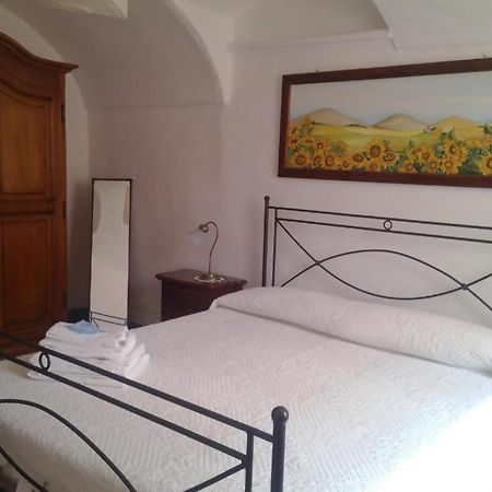 B&B I Girasoli Dolceacqua Exterior foto